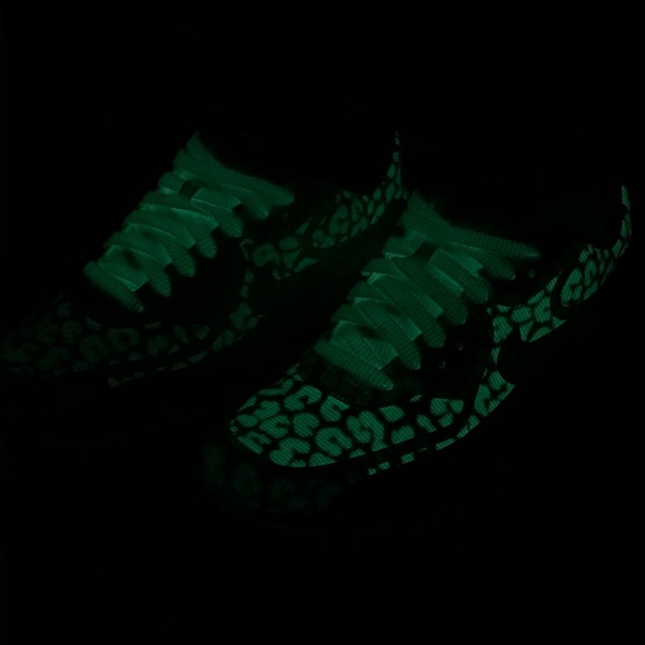 Nike Air Max 90 Glow-in-the-Dark  Women Size 9 - Picture 8 of 9